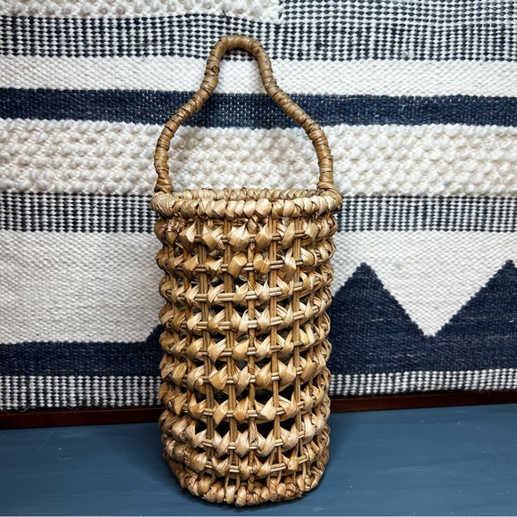 Rattan Hanging Basket - Picture 14 of 15